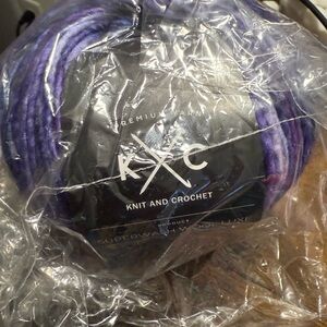 K&C Superwash Wool Luxe Knit and Crochet Premium Yarn in midnight